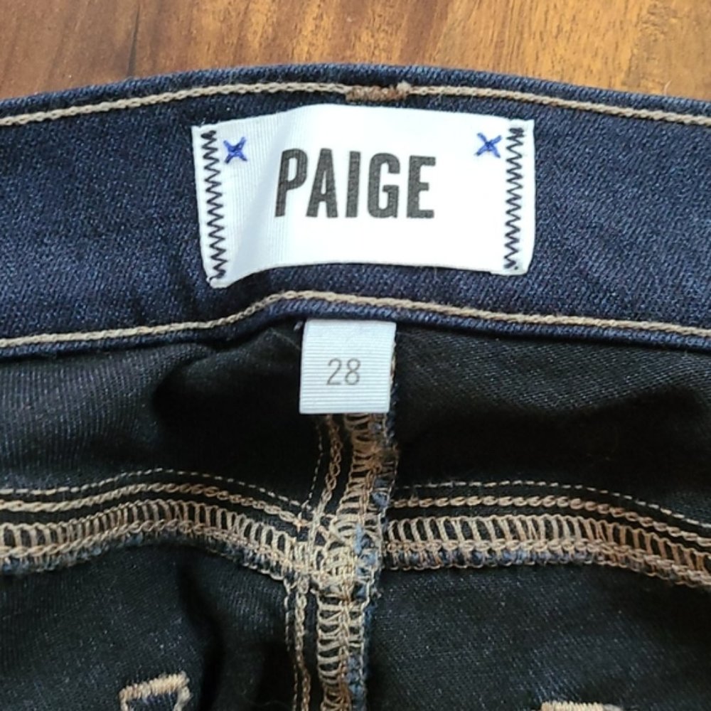 🌟Host Pick🌟 Never Worn: PAIGE Manhattan Bootcut Jeans dark wash and classic - Picture 8 of 15